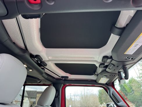 Used 2021 Jeep Gladiator Mojave w/ Uconnect 4C Nav & Sound Group image 42