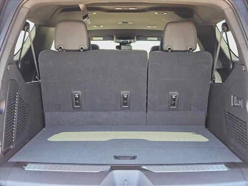 New 2026 Chevrolet Suburban Premier image 21