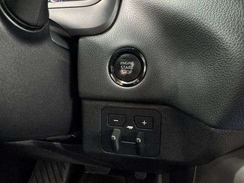 Used 2025 Toyota Tundra Limited AWD/4WD image 23