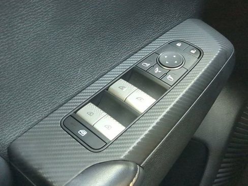 Used 2024 Mitsubishi Outlander SE Black Edition FWD image 23