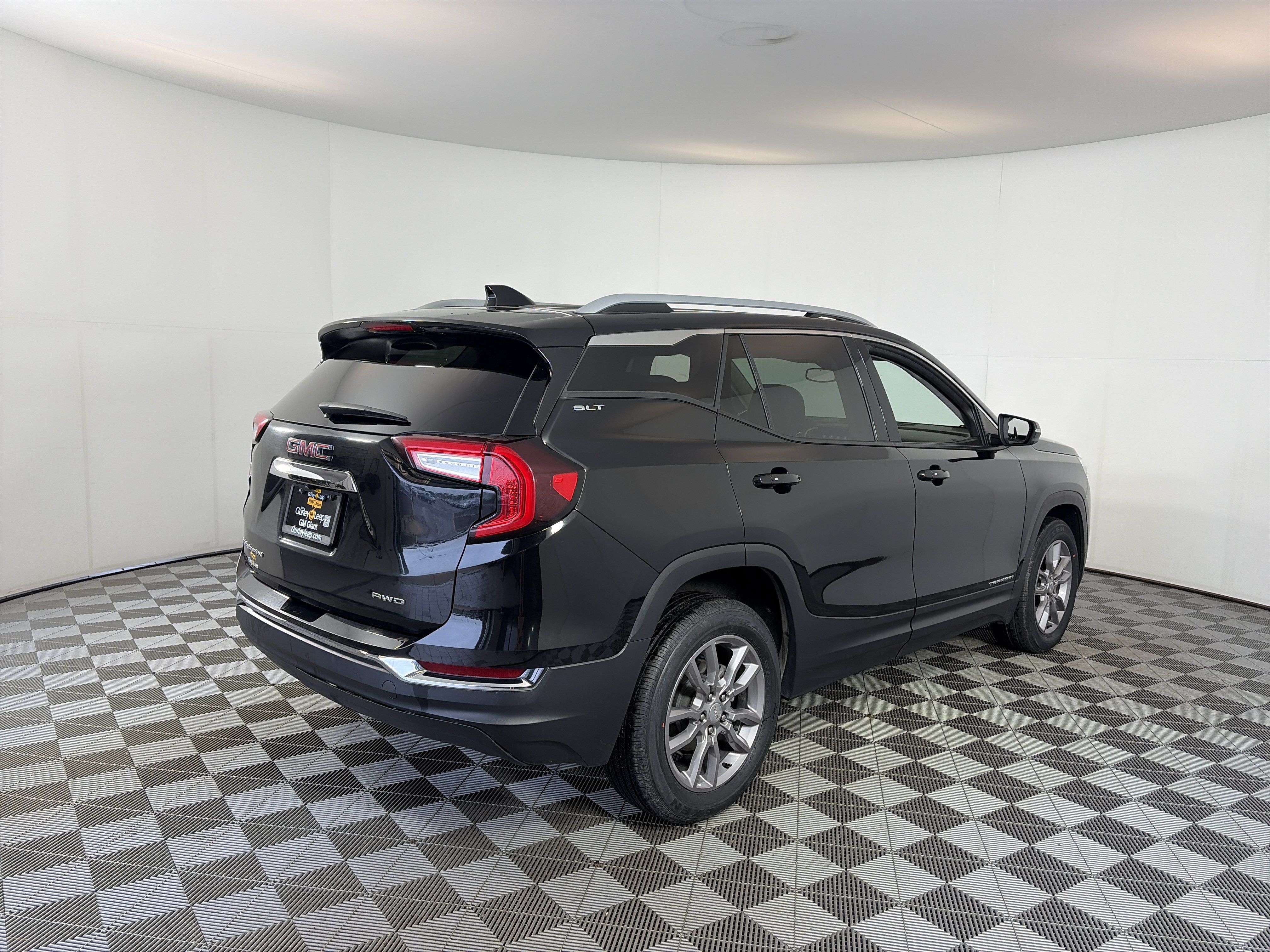 Certified 2024 GMC Terrain SLT AWD/4WD image 5