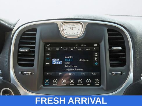Used 2017 Chrysler 300 Limited w/ Value Package RWD image 25