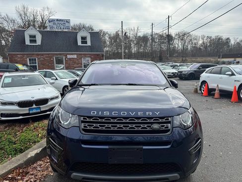 Used 2019 Land Rover Discovery Sport SE image 2
