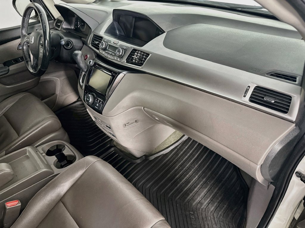 Used 2016 Honda Odyssey Touring Elite image 32