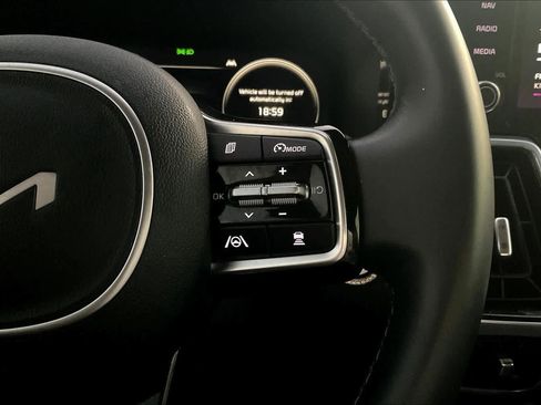 Certified 2023 Kia Sorento SX image 23