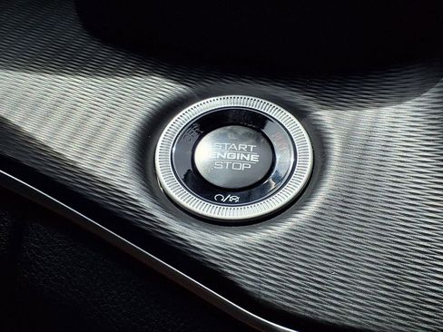 Used 2025 Jeep Grand Cherokee Laredo X RWD image 14
