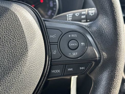 Used 2021 Toyota RAV4 LE FWD image 23