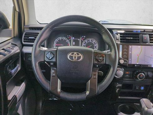 Used 2020 Toyota 4Runner TRD Off-Road Premium AWD/4WD image 28
