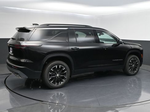 New 2026 Chevrolet Traverse LT w/ Sun and Wheel Package FWD image 7