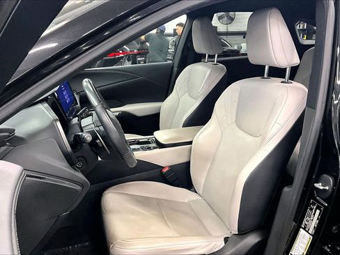 Used 2023 Lexus RX 350 Premium w/ Accessory Package (Z1) FWD image 7