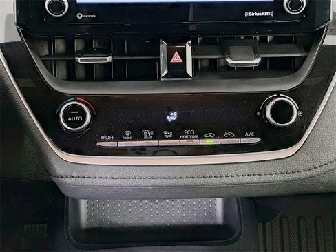 Used 2022 Toyota Corolla SE image 17
