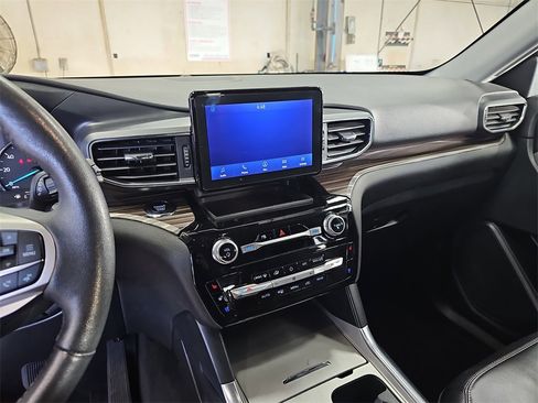 Used 2024 Ford Explorer Limited image 20