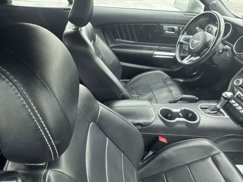 Used 2022 Ford Mustang Premium image 9