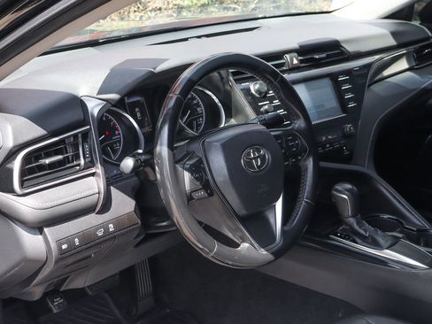 Used 2019 Toyota Camry SE FWD image 19