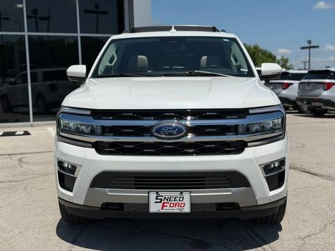 Used 2024 Ford Expedition Limited AWD/4WD image 2