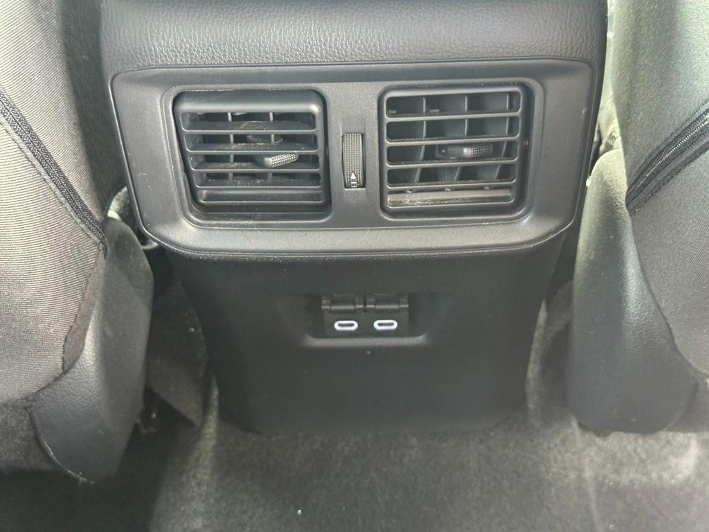 Used 2025 Toyota RAV4 XLE FWD image 15