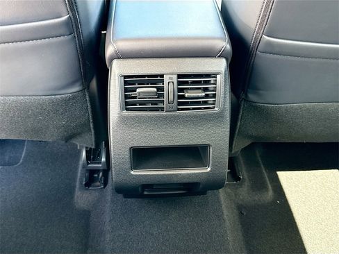 New 2025 Mitsubishi Outlander SE image 26