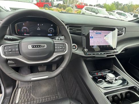 Used 2024 Jeep Wagoneer Series III w/ Premium Group I image 29