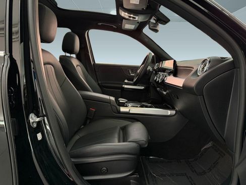 Used 2023 Mercedes-Benz GLB 250 GLB 250 image 23