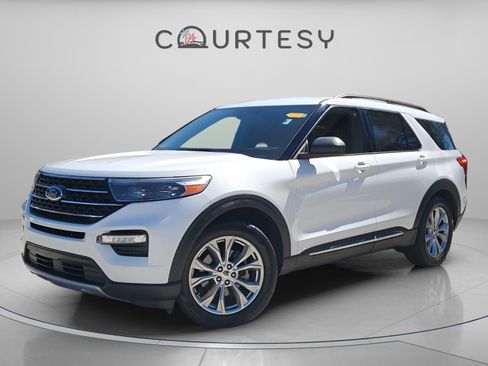 Used 2020 Ford Explorer XLT w/ Equipment Group 202A image 1