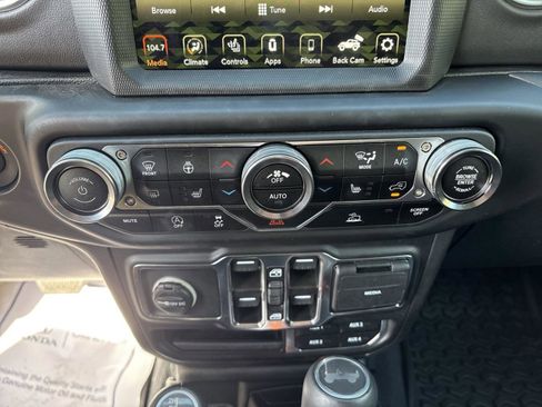 Used 2023 Jeep Wrangler Sahara w/ Cold Weather Group image 32