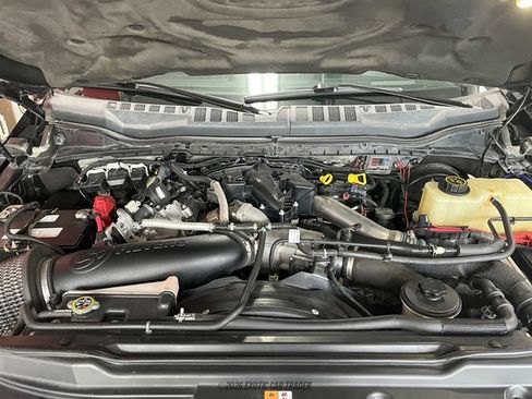 Used 2017 Ford F250 Platinum w/ Platinum Ultimate Package AWD/4WD image 19