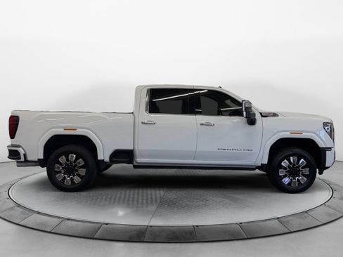 Used 2024 GMC Sierra 2500 Denali w/ Denali Reserve Package AWD/4WD image 2