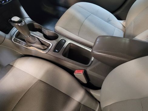 Used 2018 Chevrolet Cruze LT w/ Convenience Package image 26