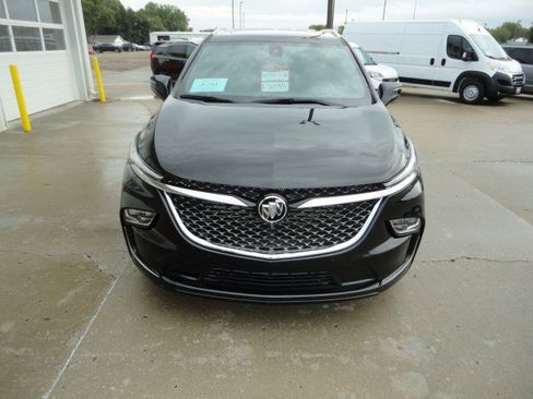 Used 2024 Buick Enclave Avenir w/ Avenir Technology Package image 24