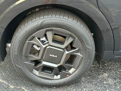 New 2026 Kia Carnival SX