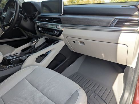Certified 2022 Kia Telluride SX w/ Towing Package image 10