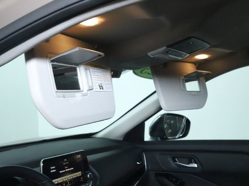 Certified 2025 Nissan Rogue SV image 18