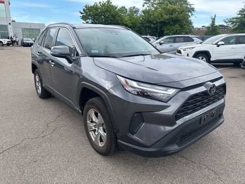 Used 2025 Toyota RAV4 XLE AWD/4WD image 9
