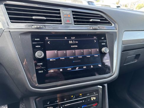 Certified 2023 Volkswagen Tiguan SE image 21