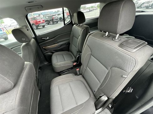 Used 2023 GMC Acadia SLE w/ Driver Convenience Package image 16