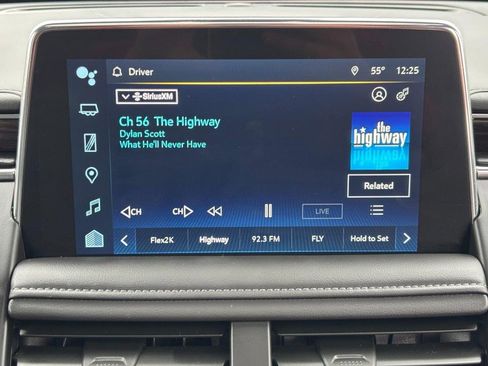 Used 2024 Chevrolet Tahoe Z71 w/ Luxury Package image 17