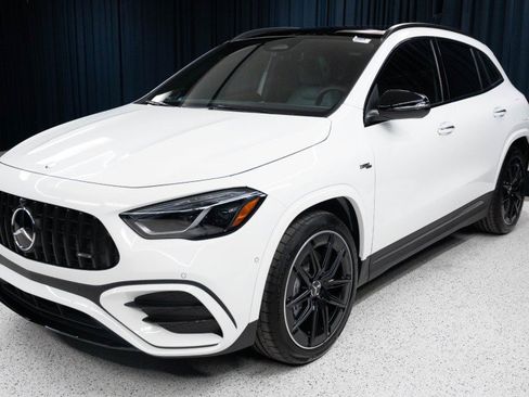 New 2026 Mercedes-Benz GLA 35 AMG 4MATIC image 1