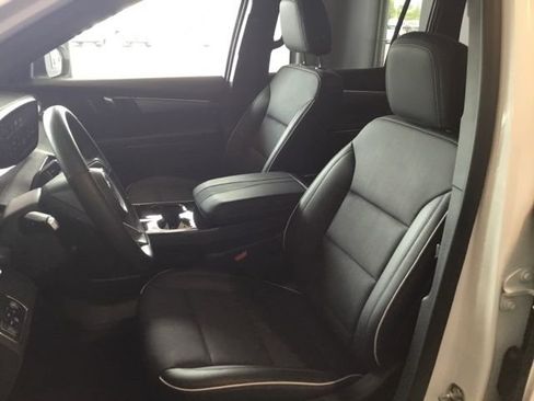 Used 2025 Buick Enclave Preferred image 21