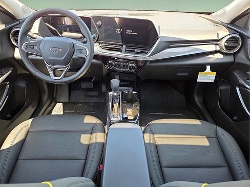 New 2026 Chevrolet Trax ACTIV w/ Sunroof Package FWD image 14