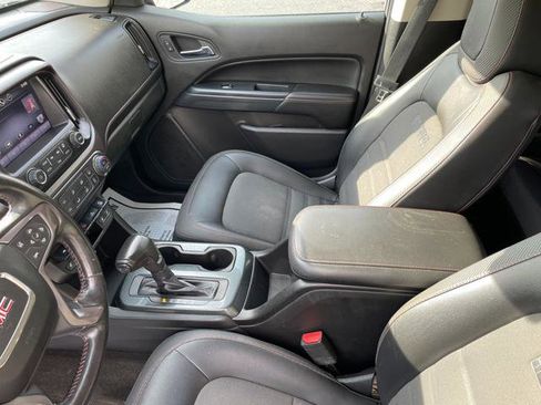 Used 2015 GMC Canyon SLE w/ All-Terrain Package image 17