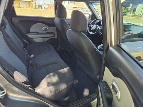 Used 2017 Kia Soul + FWD image 11