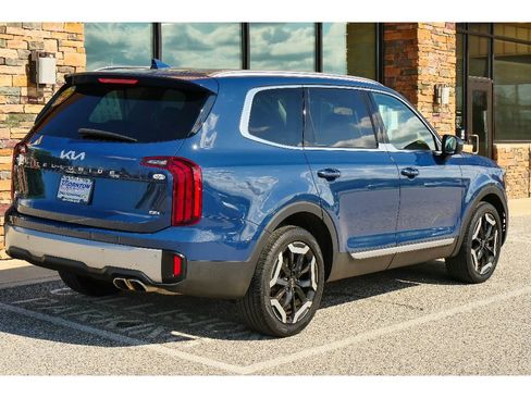 Used 2023 Kia Telluride S w/ S Sunroof Package AWD/4WD image 3
