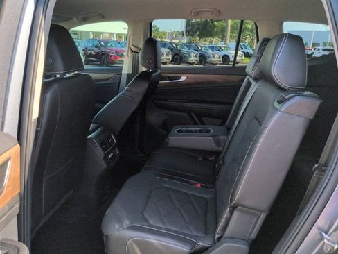 Used 2024 Volkswagen Atlas SE FWD image 13