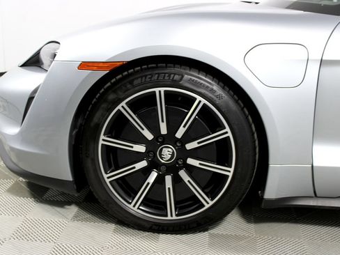 Used 2023 Porsche Taycan RWD image 32