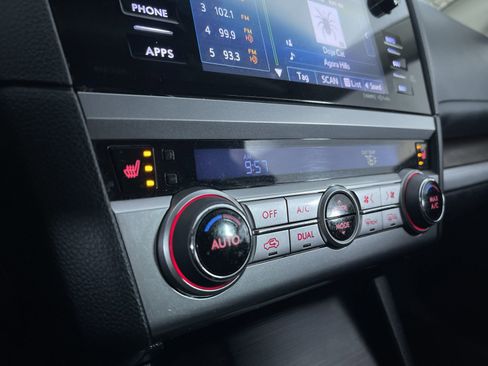 Used 2017 Subaru Outback 3.6R Limited image 19