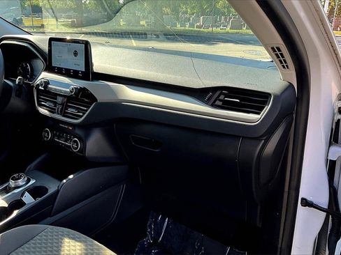 Certified 2021 Ford Escape SE image 15