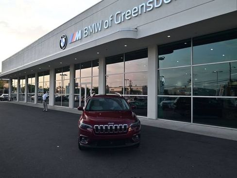 Used 2021 Jeep Cherokee Latitude Lux w/ Sun & Sound Group FWD image 3