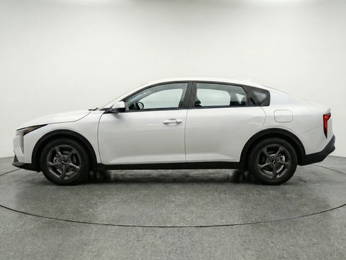 Used 2025 Kia K4 FWD image 5