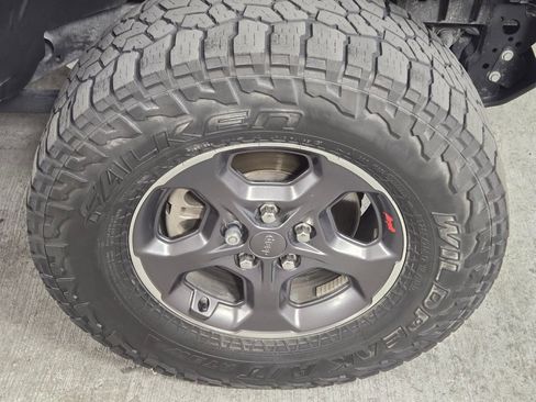 Used 2020 Jeep Gladiator Rubicon image 11