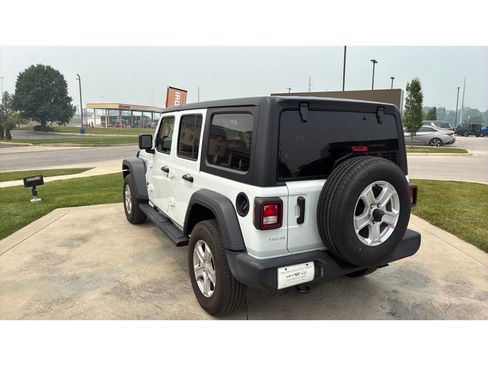 Used 2023 Jeep Wrangler Unlimited Sport AWD/4WD image 3